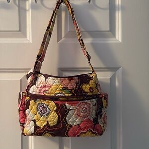 Vera Bradley hobo bag in Buttercup zipper front 2 side pockets. Adjustable strap